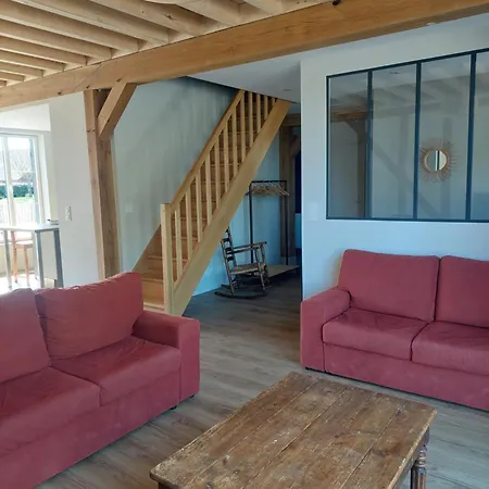 Du Domaine, Au Coeur D'une Ferme En Activite Piney