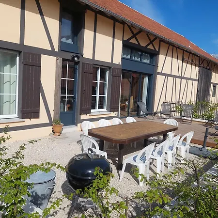 Du Domaine, Au Coeur D'une Ferme En Activite * Piney